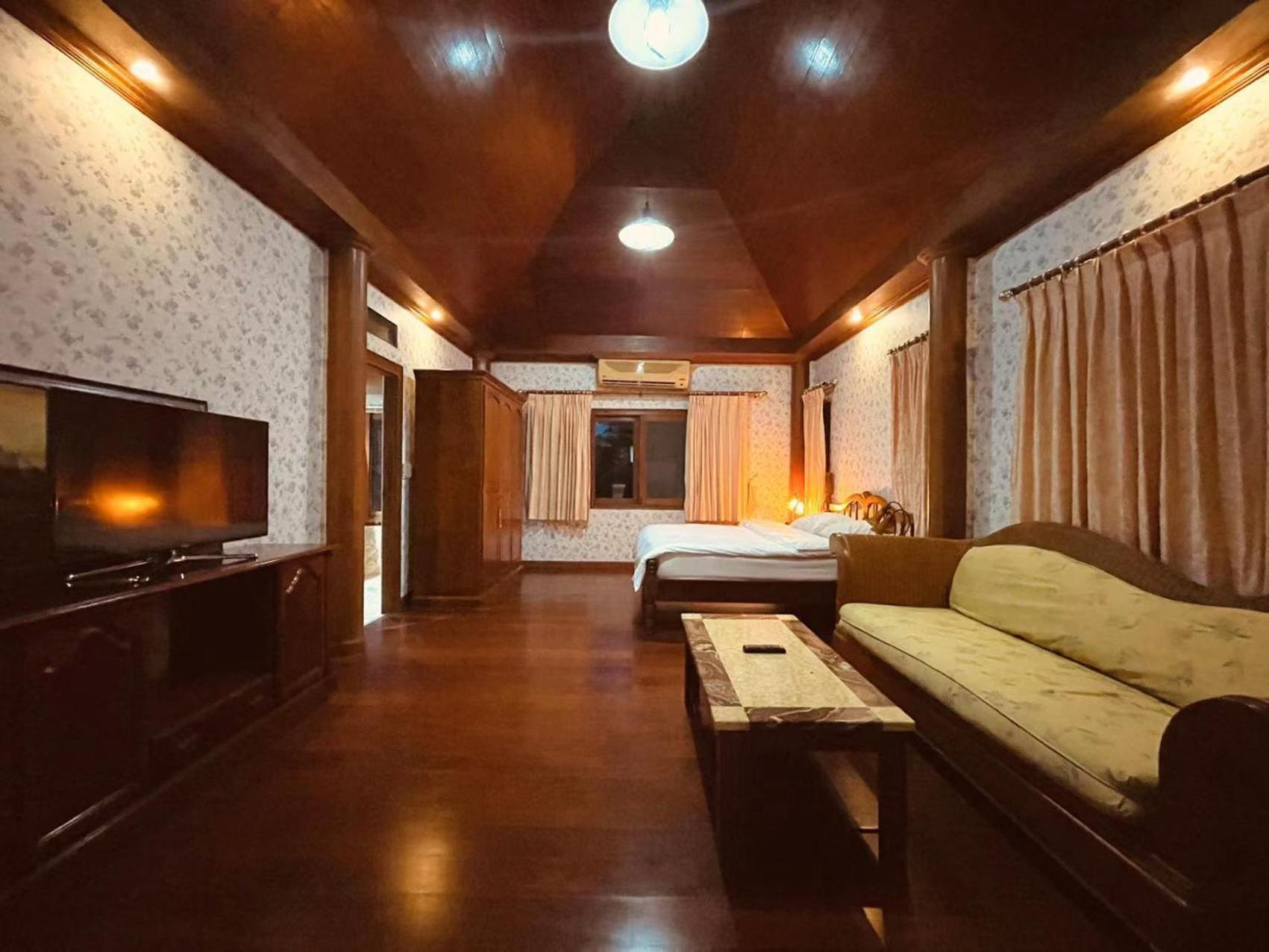 Phoenix Golf 10 Badroom Pool Villa Ban Huai Yai Eksteriør billede